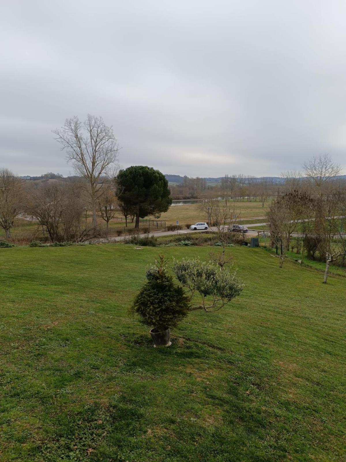 Grande Maison Avec Vue Sur Le Lac Saramon 外观 照片